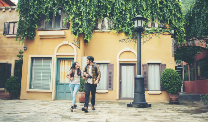 Savannah's Squares Charleston's Streets: The Ultimate Southern Weekend Itinerary Under $500